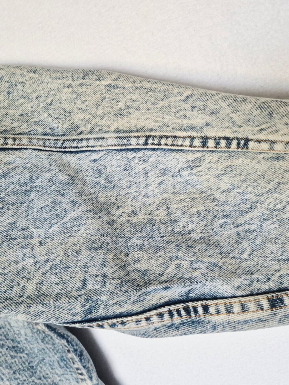 Vintage'80s Levi's 70507-0219 Made in USA Stonewashed Denim Trucker Jacket - Picture 5 of 15